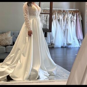 White Long Sleeve Wedding Dress
